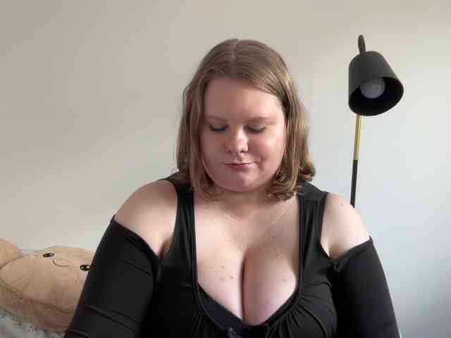 BriannaDoll webcam