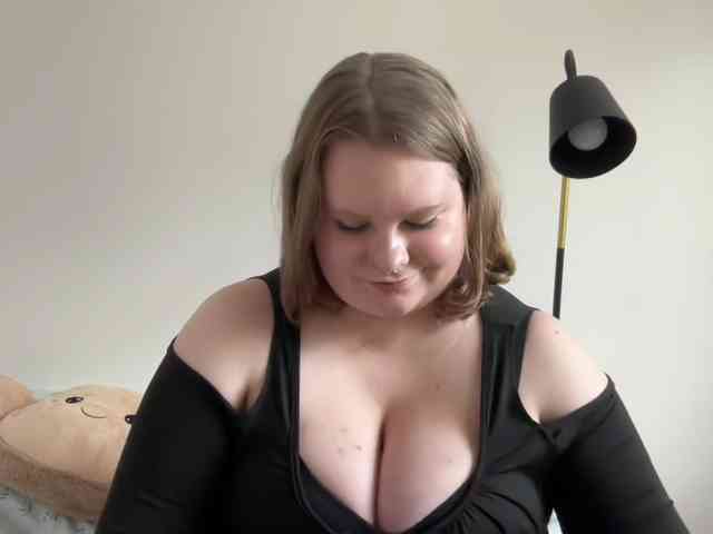 BriannaDoll webcam
