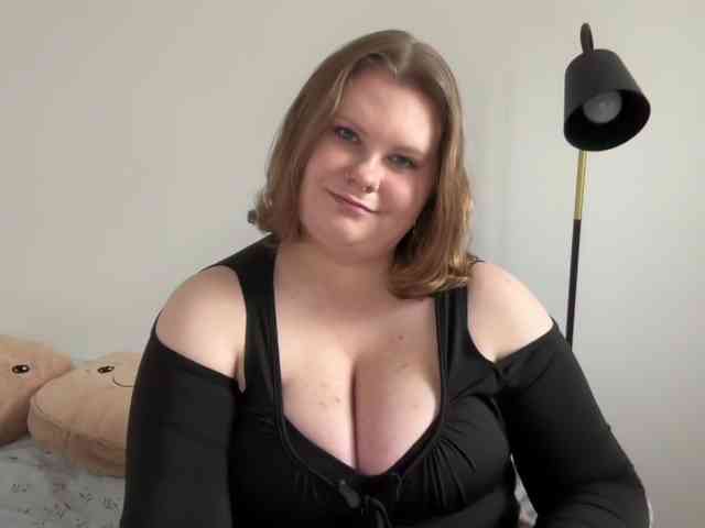 BriannaDoll webcam