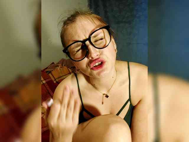 LisaLovHoney webcam