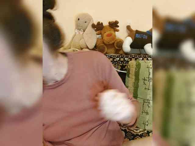 LisaLovHoney webcam