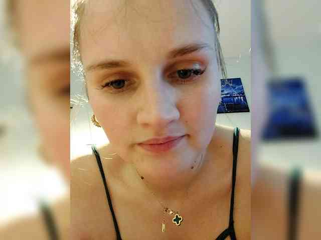 LisaLovHoney webcam