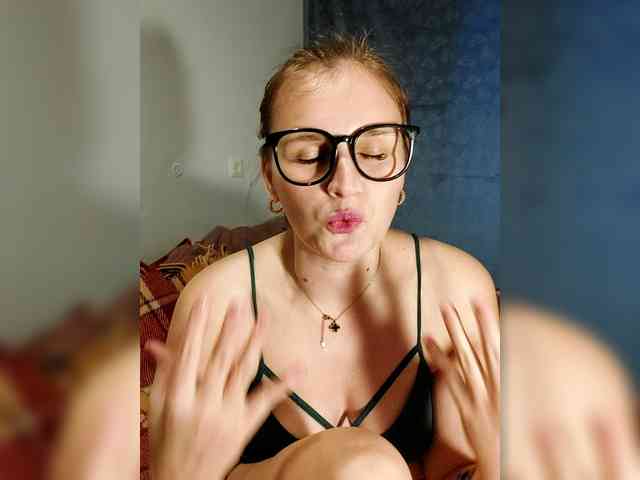 LisaLovHoney webcam
