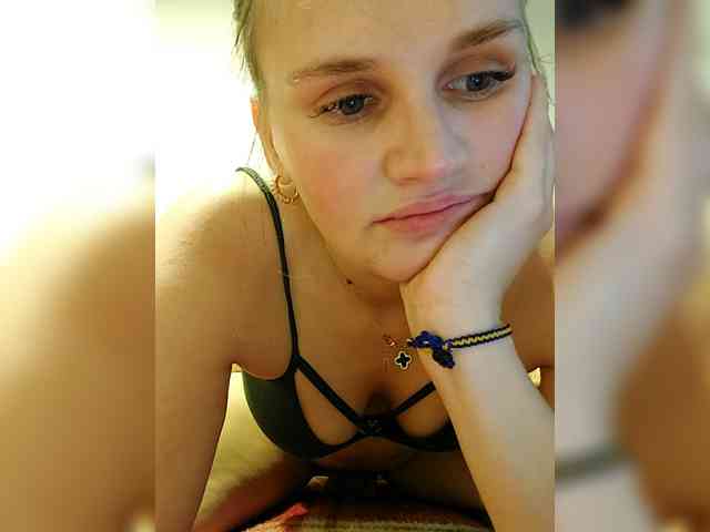 LisaLovHoney webcam