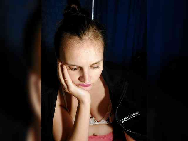 LisaLovHoney webcam