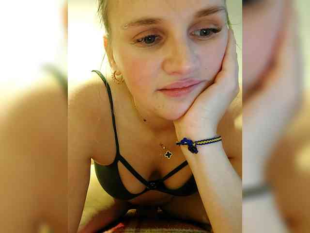 LisaLovHoney webcam