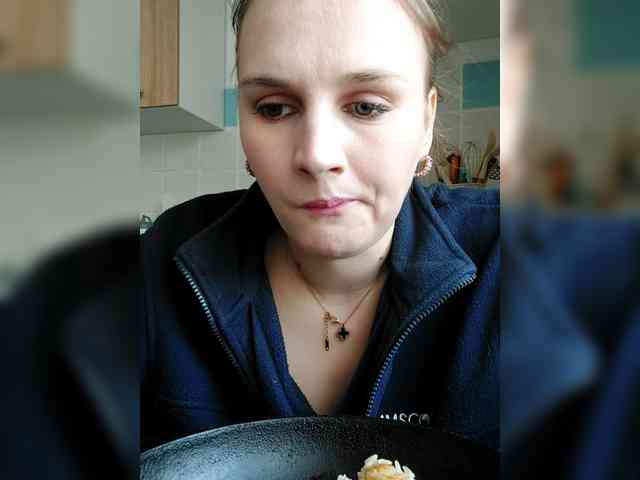 LisaLovHoney webcam