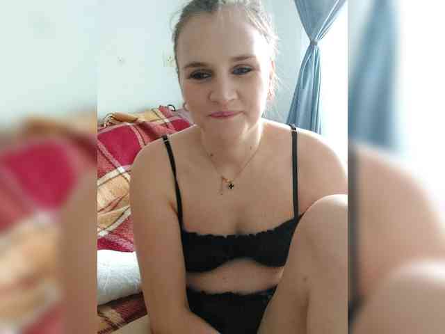 LisaLovHoney webcam