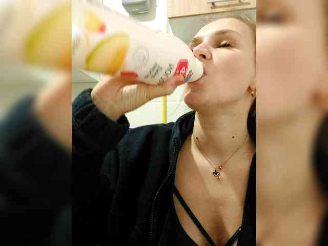LisaLovHoney webcam
