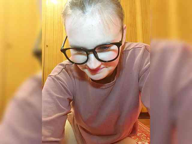 LisaLovHoney webcam