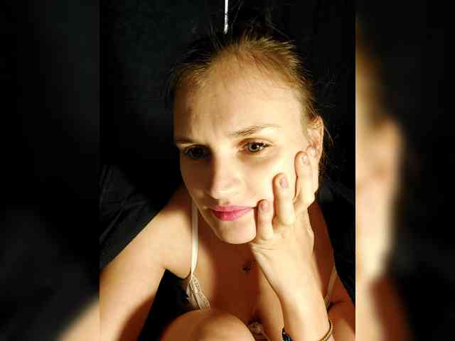 LisaLovHoney webcam