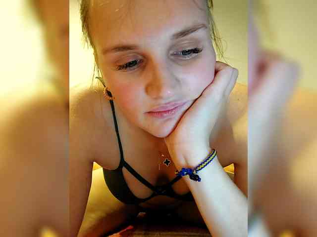 LisaLovHoney webcam
