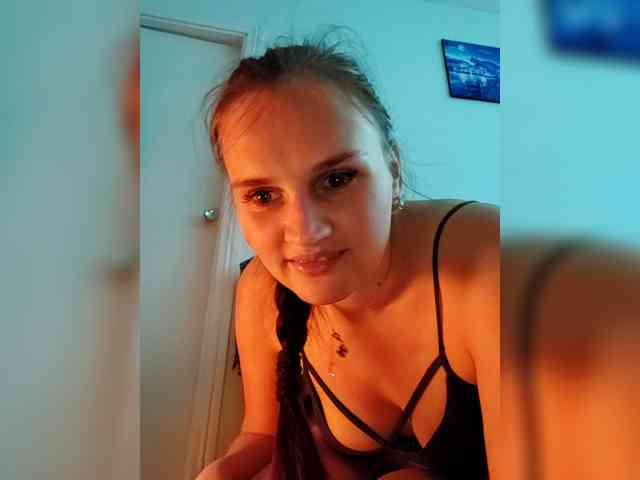 LisaLovHoney webcam