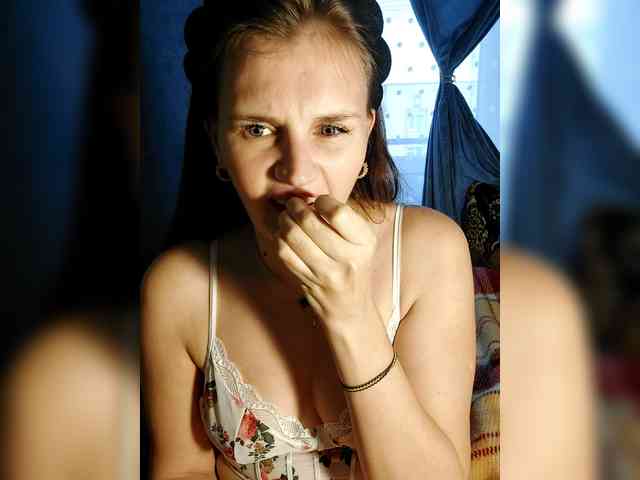 LisaLovHoney webcam