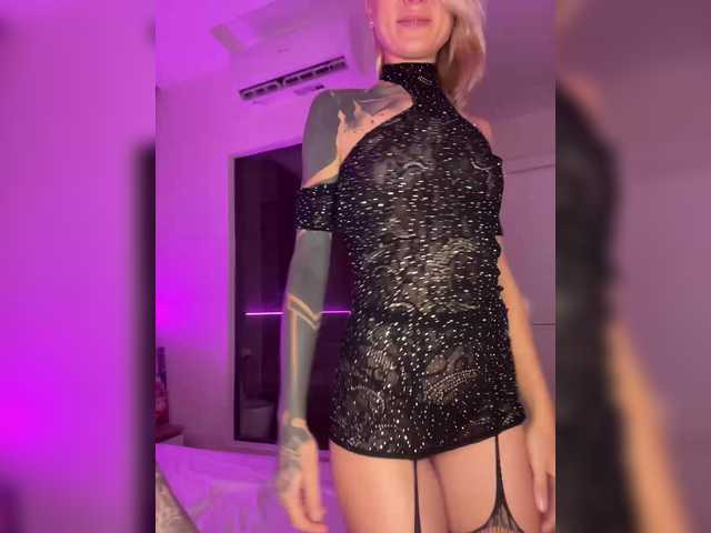 Entra en el chat con el modelo Twins666 Twins666