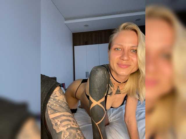 Entra en el chat con el modelo Twins666 Twins666