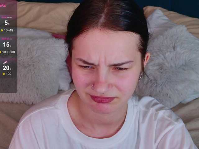 Entra en el chat con el modelo AngelBraun AngelBraun