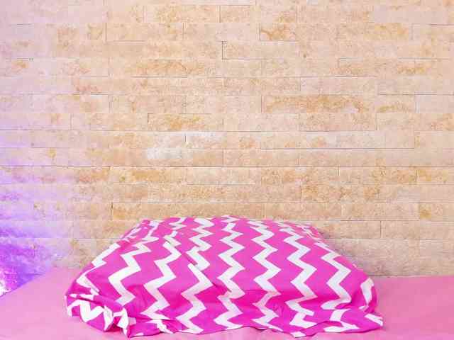 PocahontasPow webcam