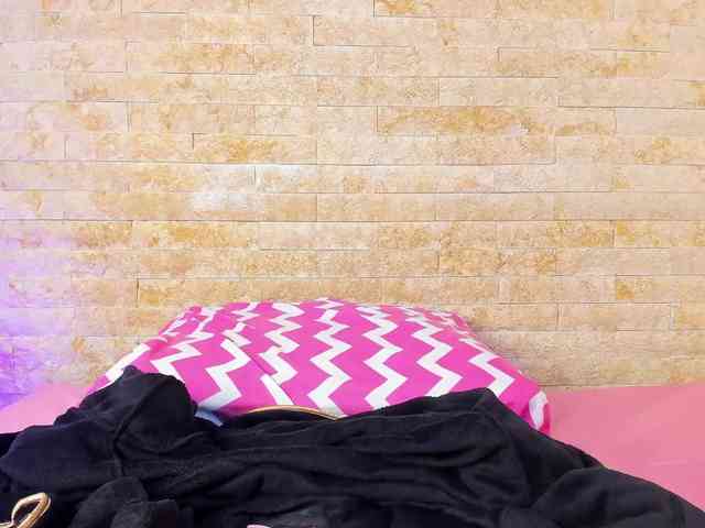 PocahontasPow webcam