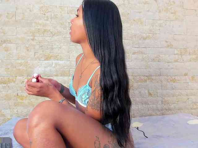 PocahontasPow webcam