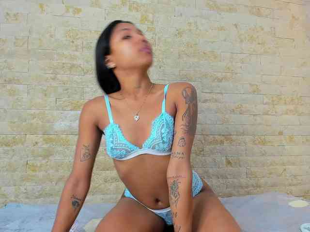 PocahontasPow webcam