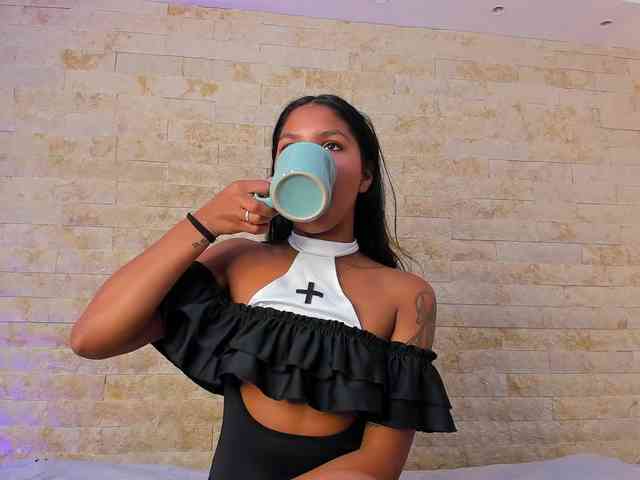 PocahontasPow webcam