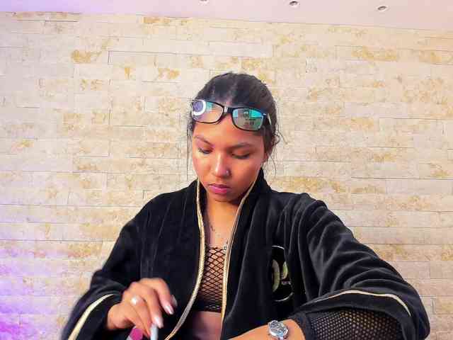 PocahontasPow webcam