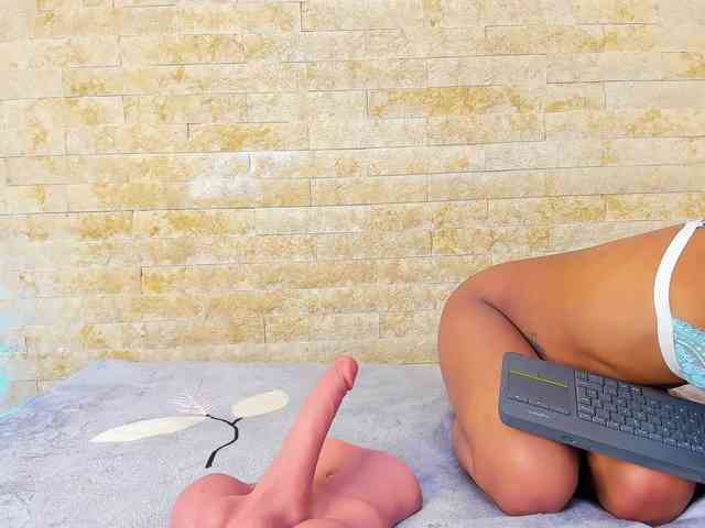 PocahontasPow webcam