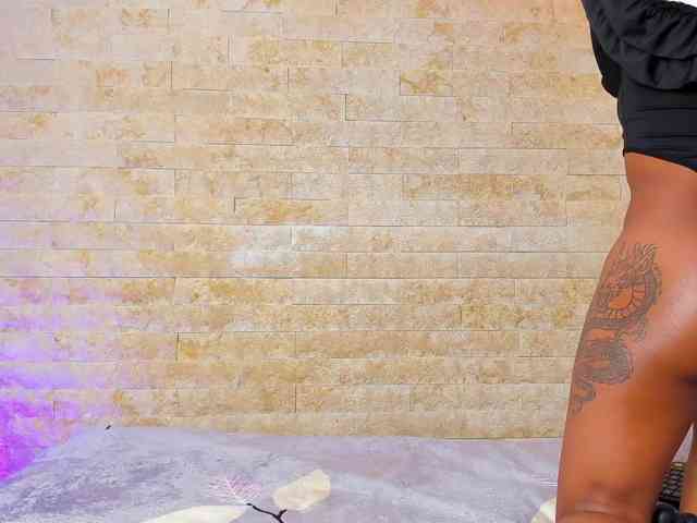 PocahontasPow webcam