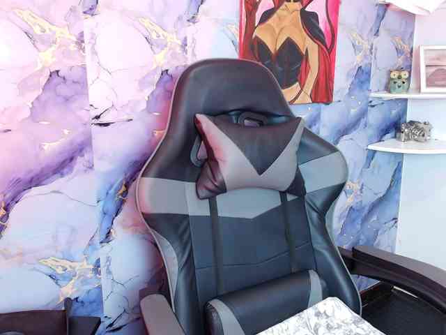 AngelThroatt webcam