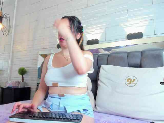 JadeHeartt webcam