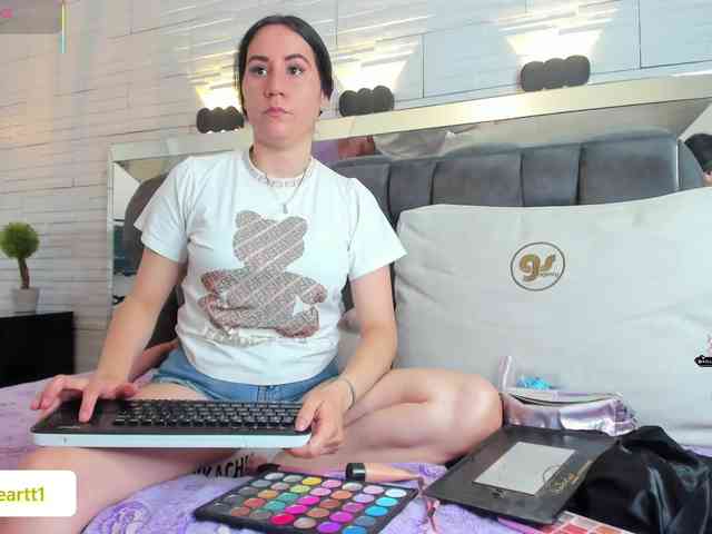 JadeHeartt webcam