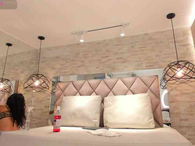 CeleneMidnight webcam