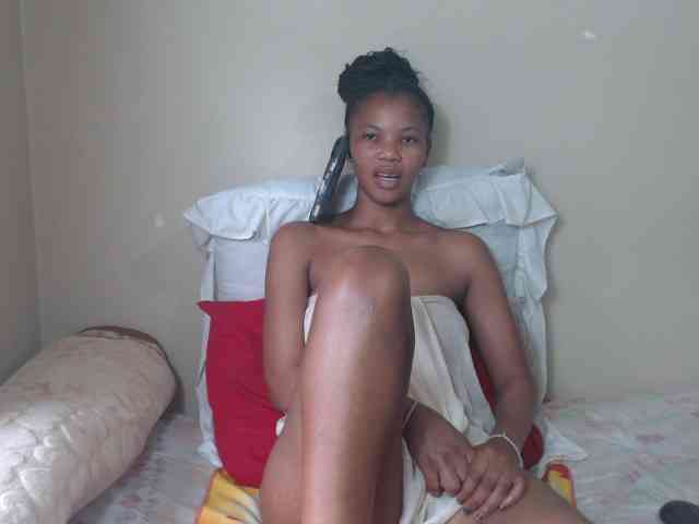 BadGirlMonaa webcam