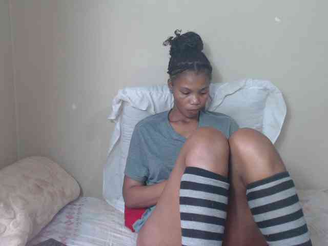 BadGirlMonaa webcam