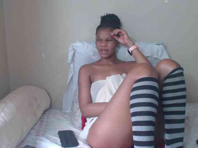 BadGirlMonaa webcam