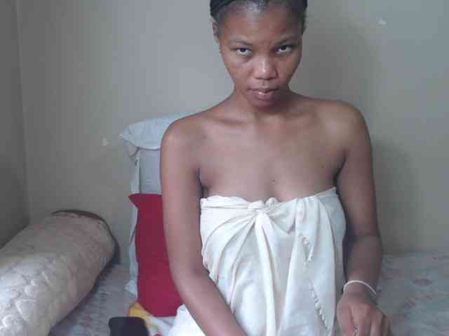 BadGirlMonaa webcam