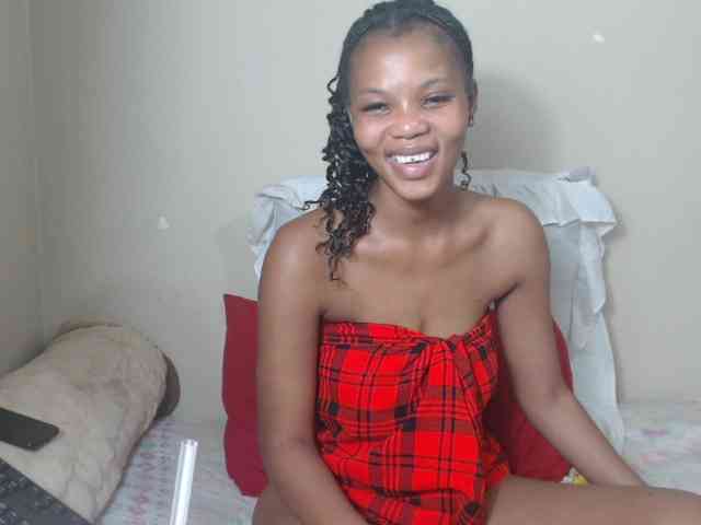 BadGirlMonaa webcam