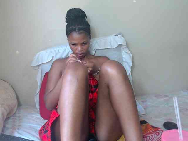 BadGirlMonaa webcam