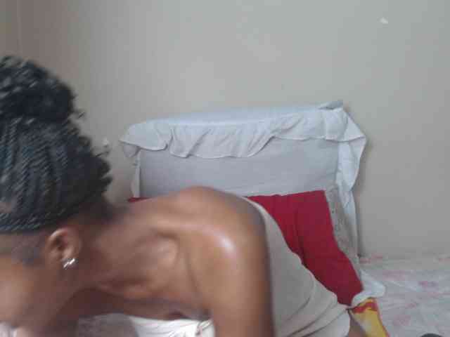 BadGirlMonaa webcam