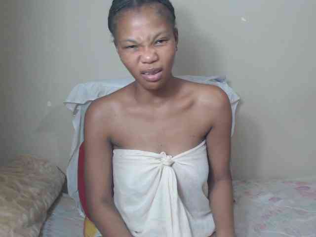 BadGirlMonaa webcam