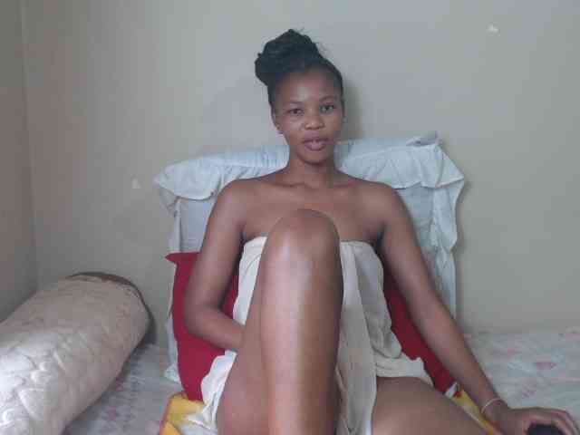 BadGirlMonaa webcam