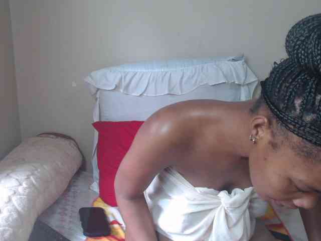 BadGirlMonaa webcam