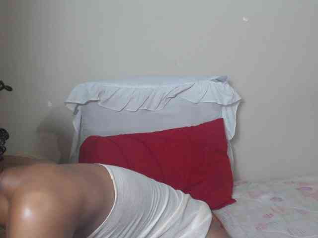 BadGirlMonaa webcam