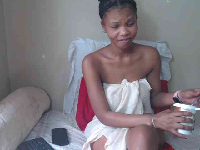 BadGirlMonaa webcam