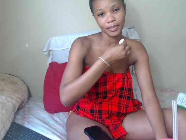 BadGirlMonaa webcam