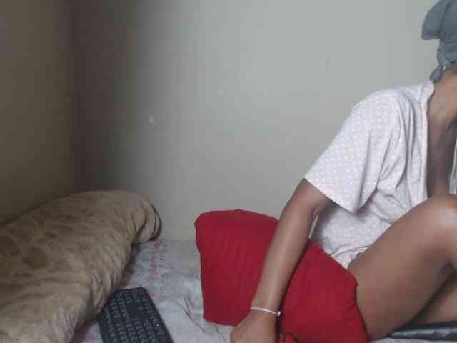 BadGirlMonaa webcam