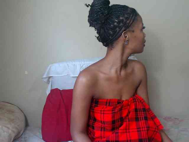 BadGirlMonaa webcam
