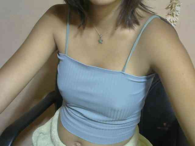 Laura1881 webcam