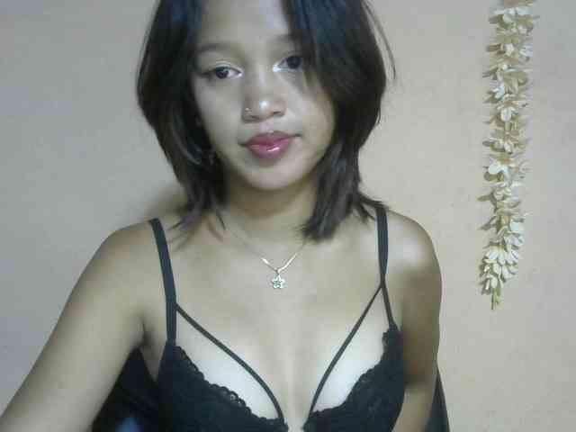 Laura1881 webcam